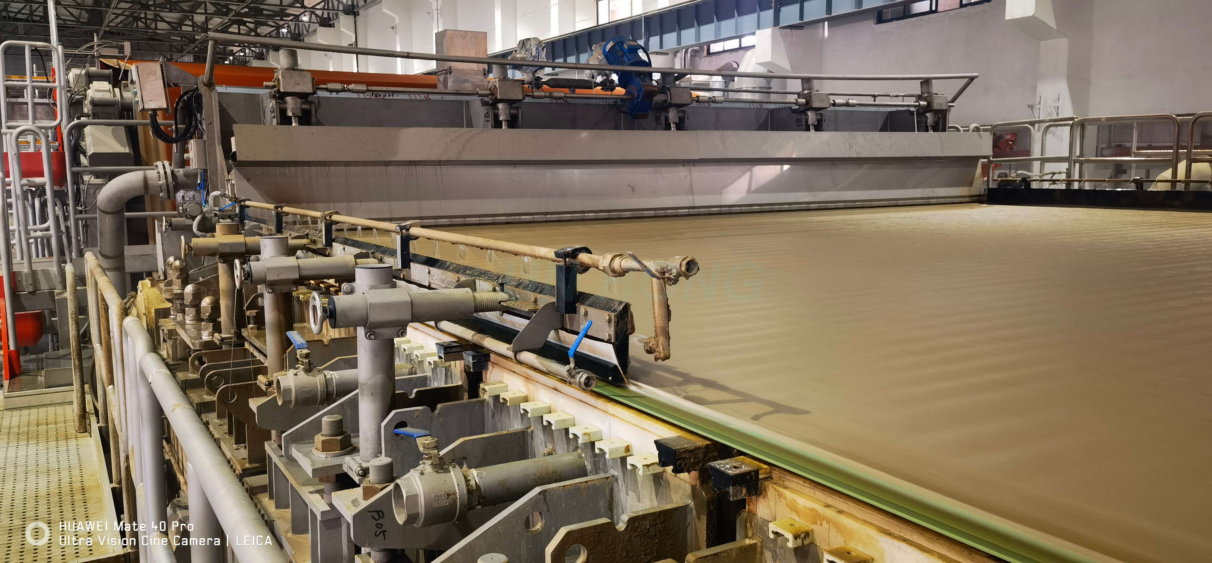 tạo h&igrave;nh vải tr&ecirc;n m&aacute;y giấy