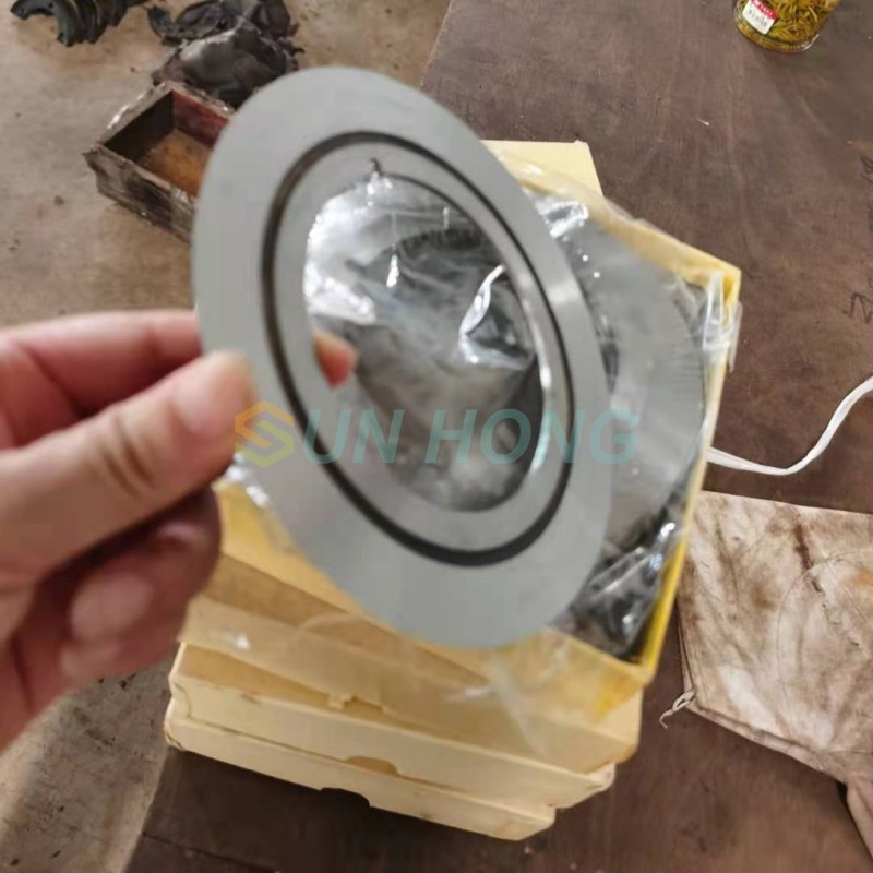 Lưỡi áo tròn rạch bằng bìa cứng
