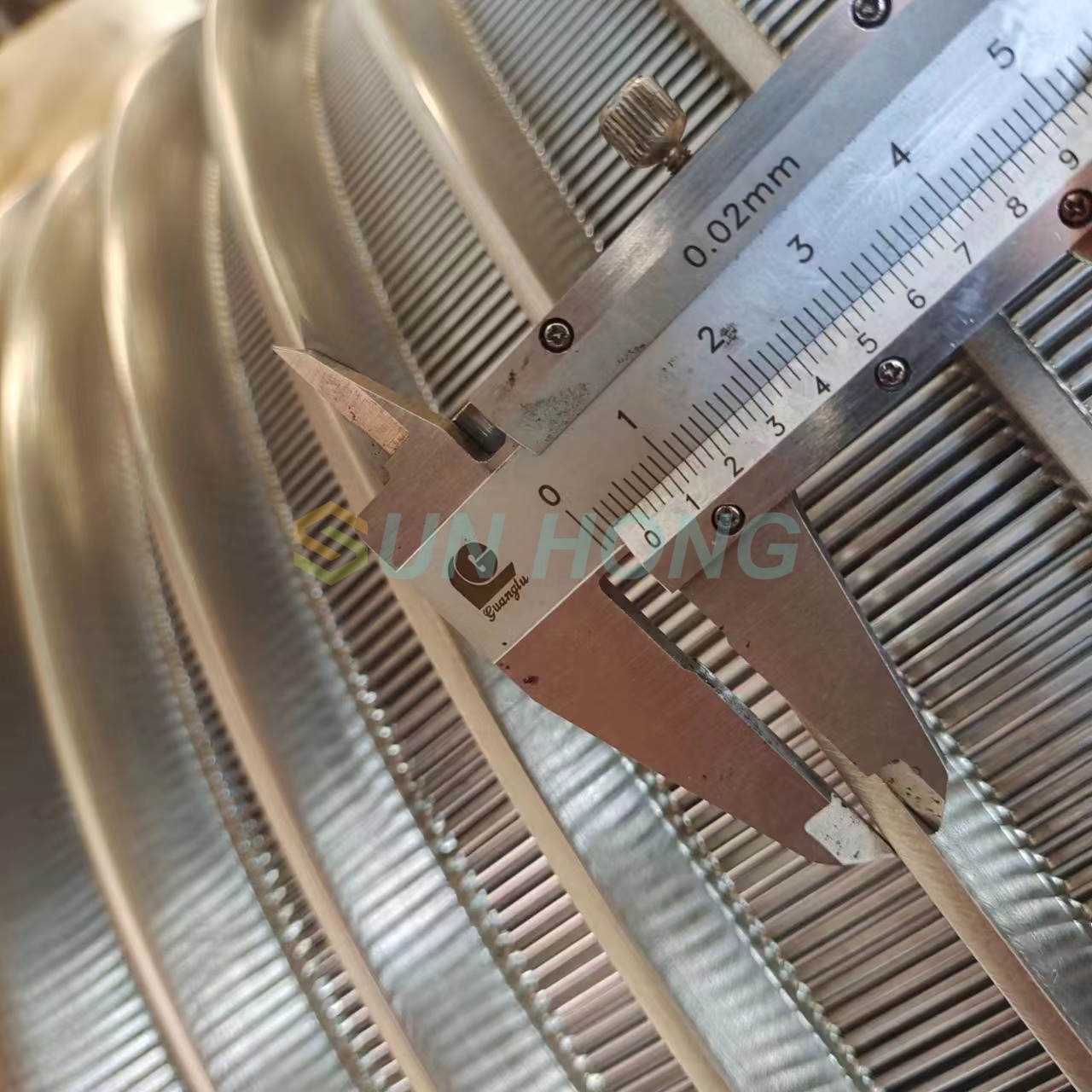 Giấy bột giấy lọc dòng chảy ra màn hình áp suất khe