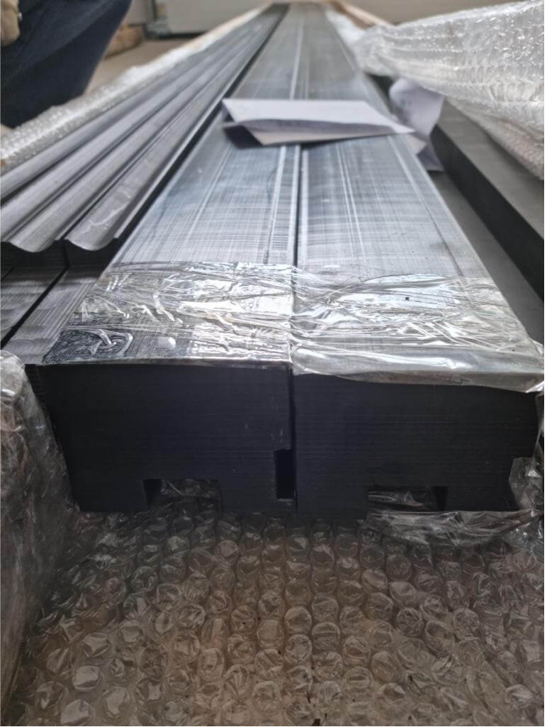 Sun Hong Graphite Dải niêm phong