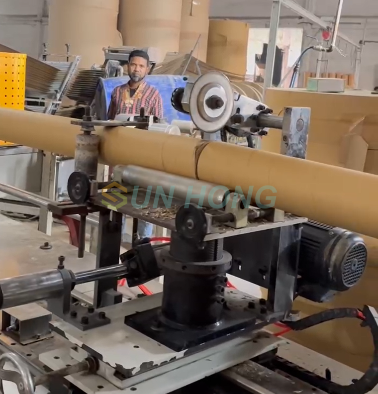 Bốn máy ống giấy CNC đầu