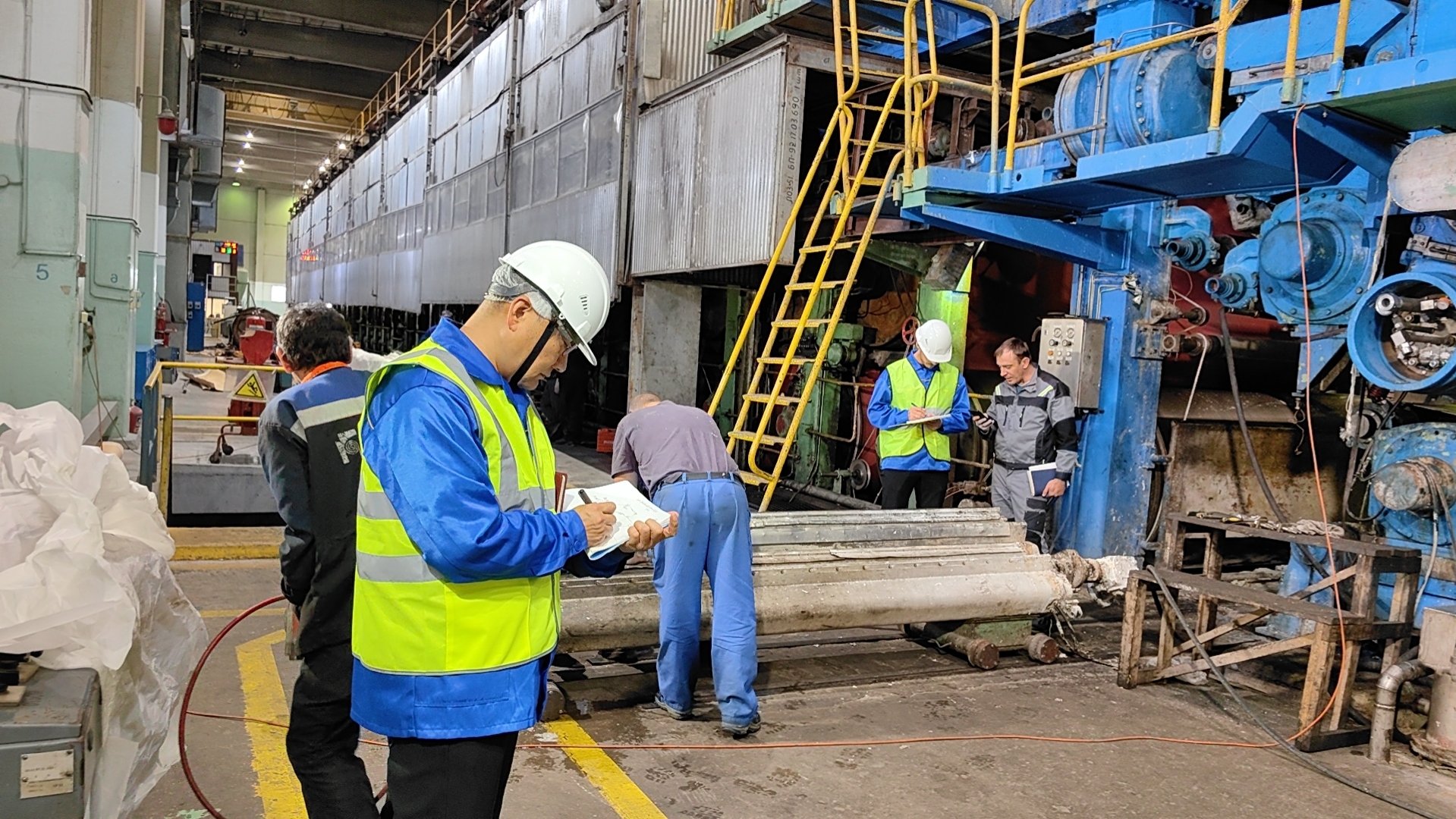 Ghé thăm nhà máy khách hàng