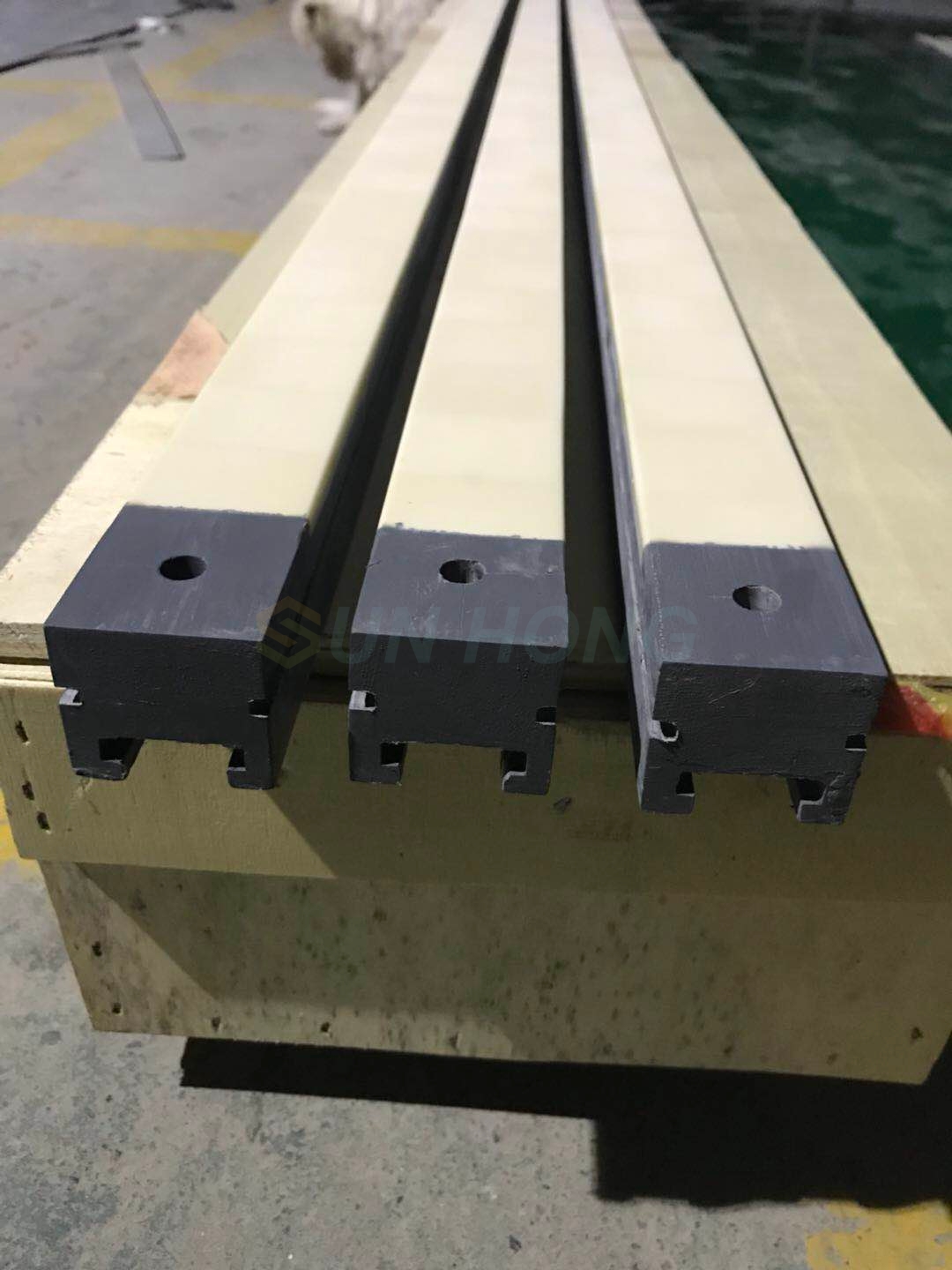 nắp hộp h&uacute;t bằng gốm